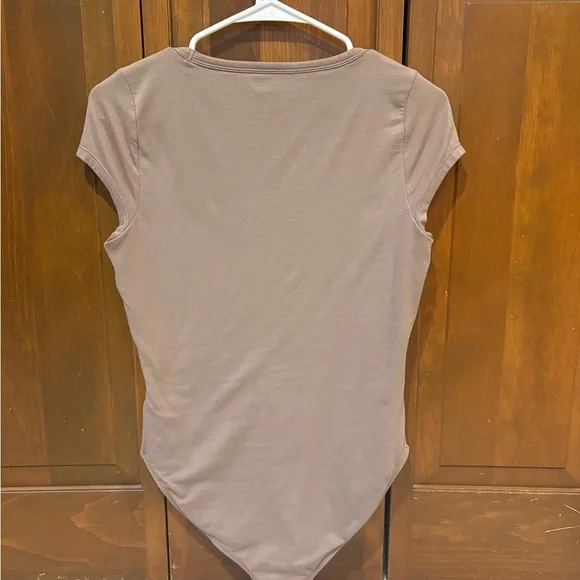 Old Navy Tan Fitted Cap Sleeve Bodysuit - Picture 2 of 4